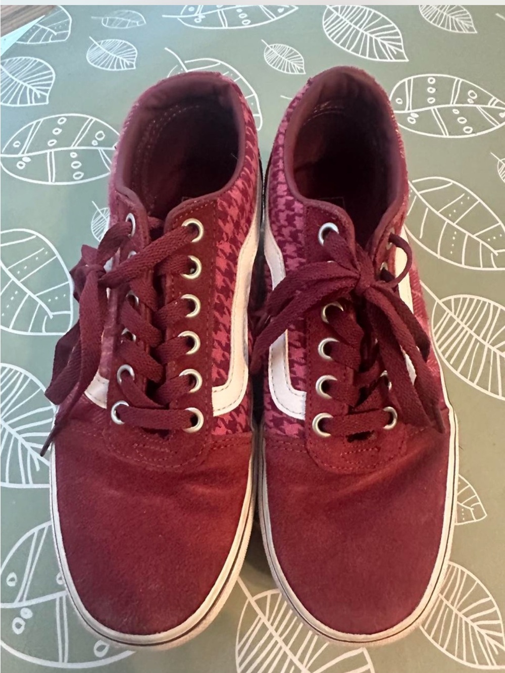 Vans Maroon Low-Top Sneakers with White Side Stripe